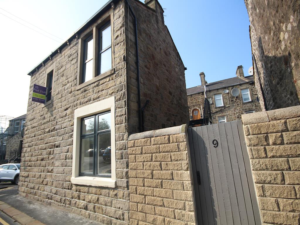1 bedroom flat To Let in Barnoldswick - 2016-09-15 13.47.35.jpg